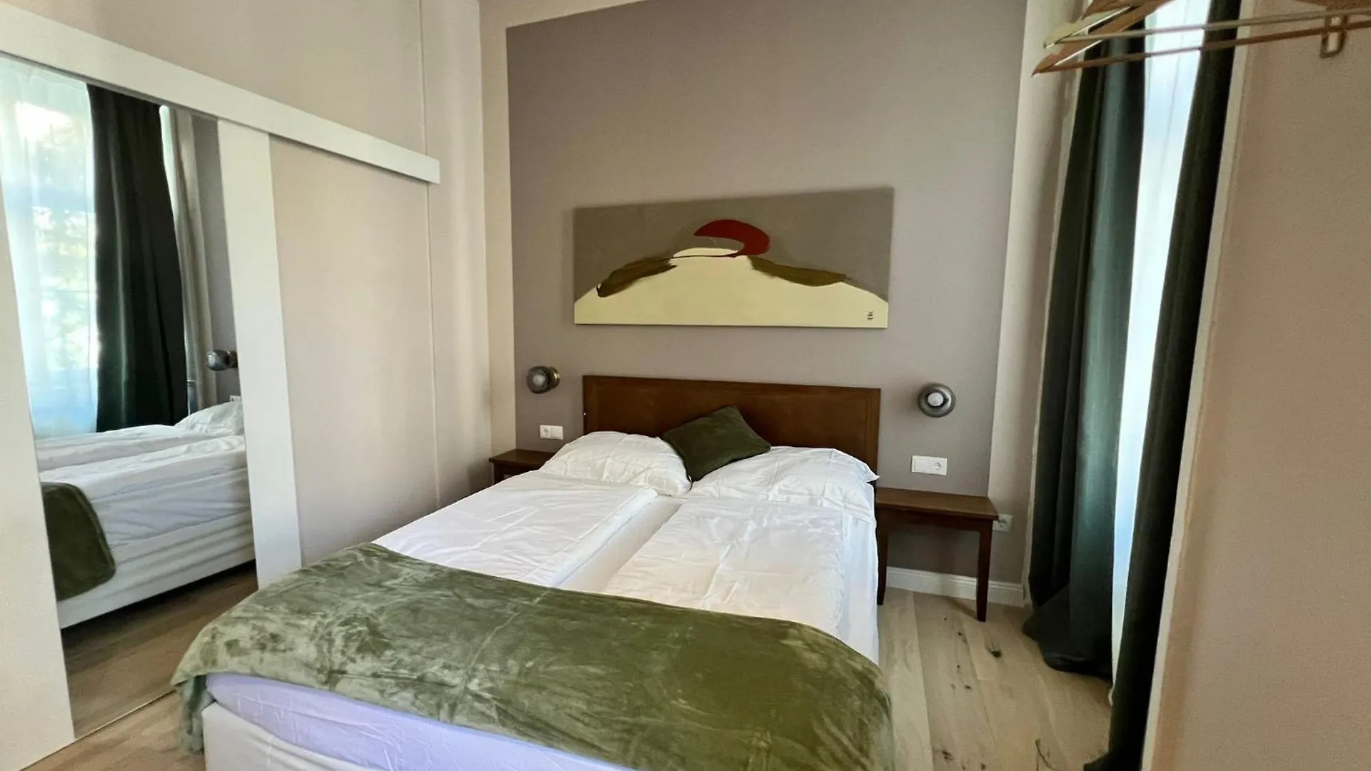 1 Aprt & 5 Stylish Hotel Rooms, Comfort & Convenience Combined Vienna 0*,  Austria