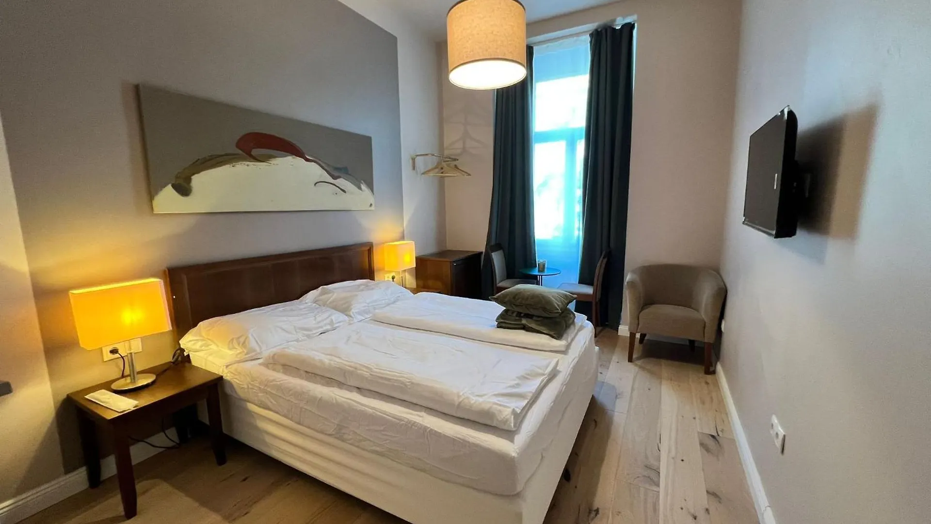 Appartamento 1 Aprt & 5 Stylish Hotel Rooms, Comfort & Convenience Combined Vienna Austria