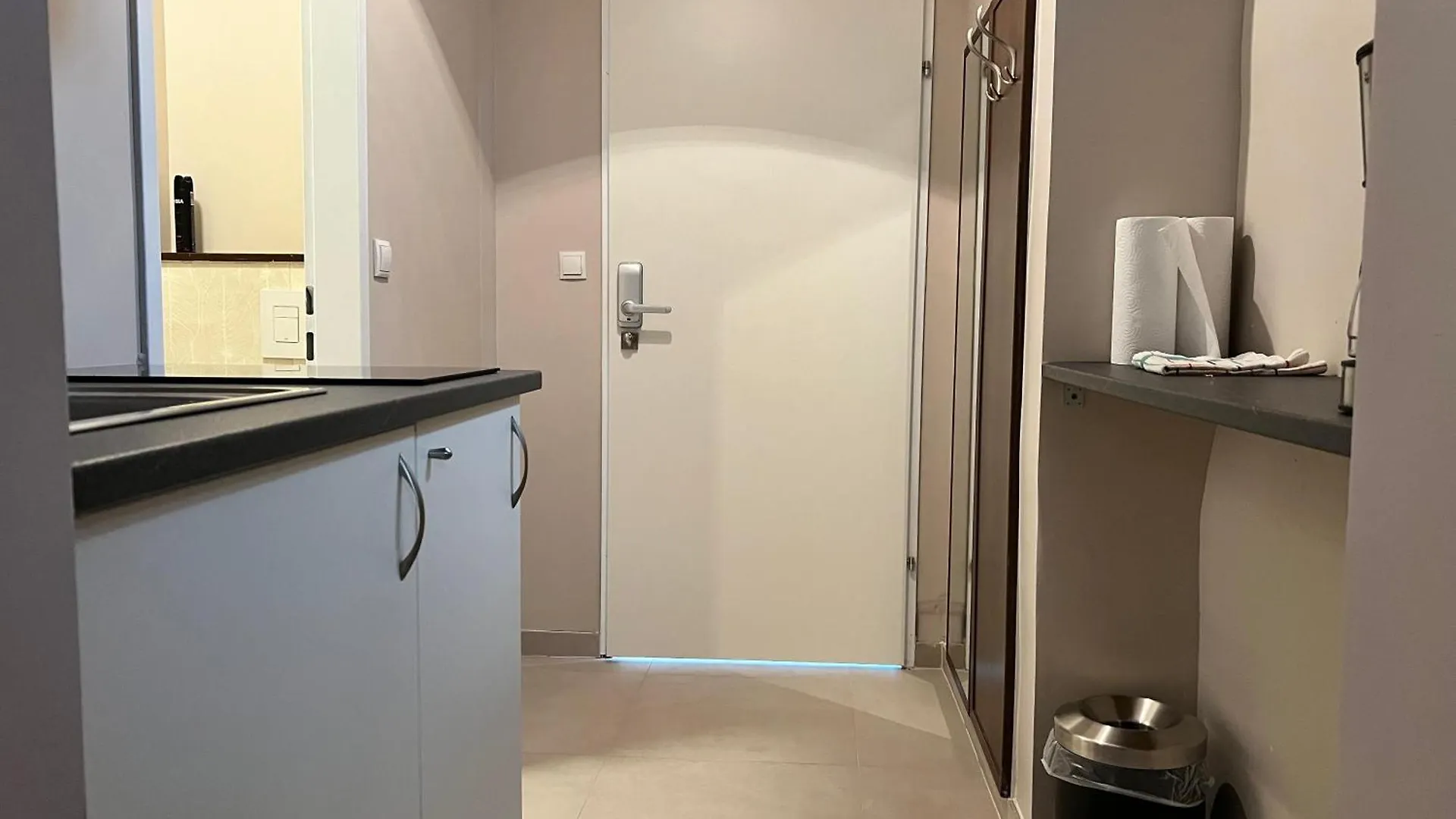 1 Aprt & 5 Stylish Hotel Rooms, Comfort & Convenience Combined Vienna Appartamento