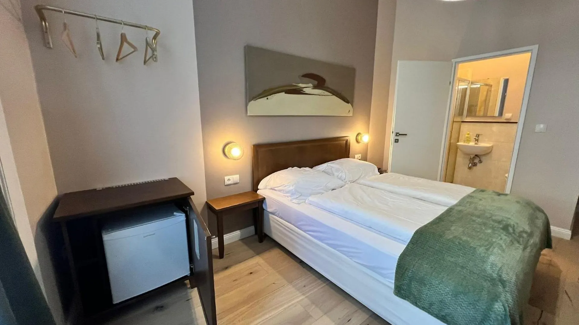 1 Aprt & 5 Stylish Hotel Rooms, Comfort & Convenience Combined 维也纳 奥地利